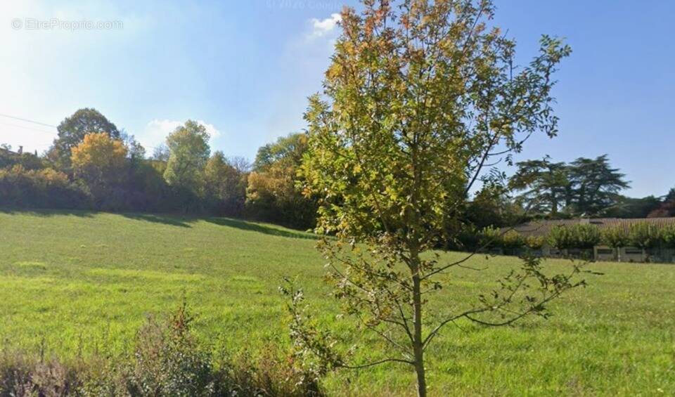 Terrain à AURIAC-SUR-VENDINELLE
