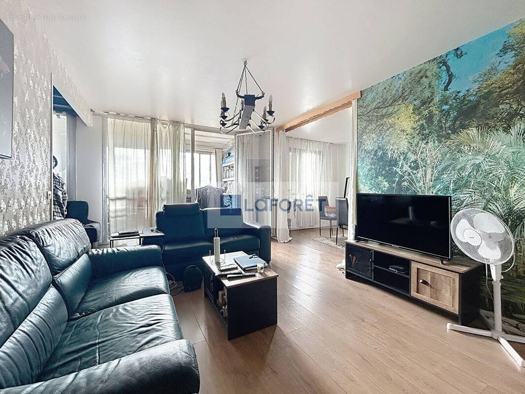 Appartement à SARTROUVILLE