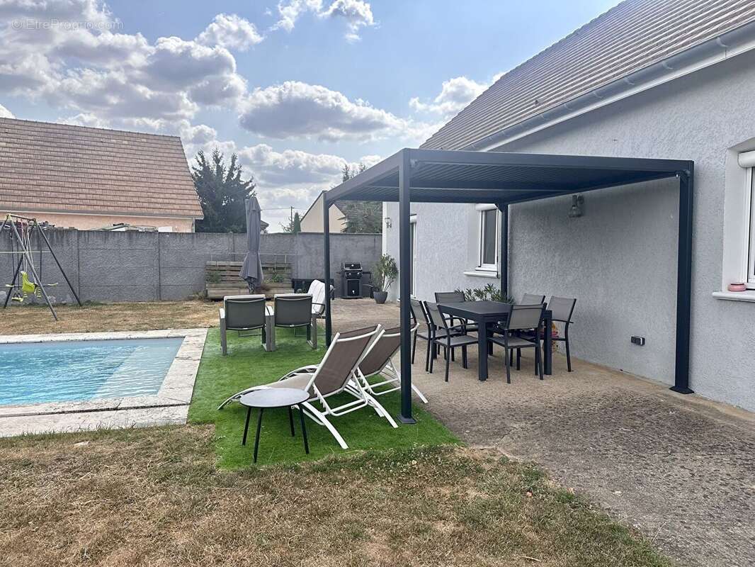 Maison 141 m² avec piscine CHATENOY LE ROYAL - photo 10