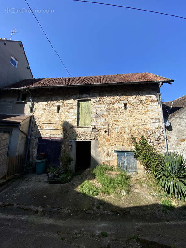 Maison à MONTEREAU-FAULT-YONNE