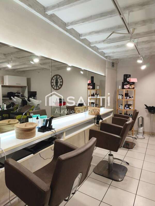 Commerce 61 m² à Lons-Le-Saunier  - photo 3