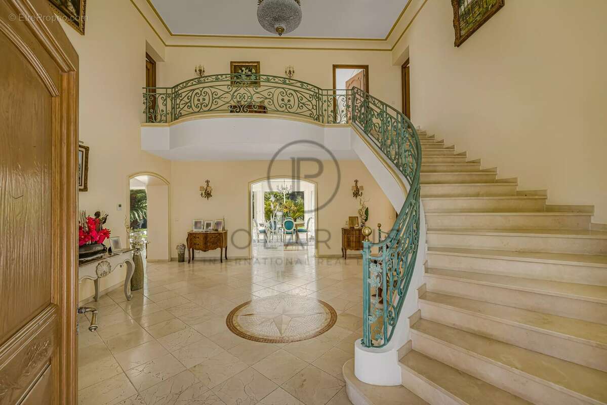 Maison à MOUGINS