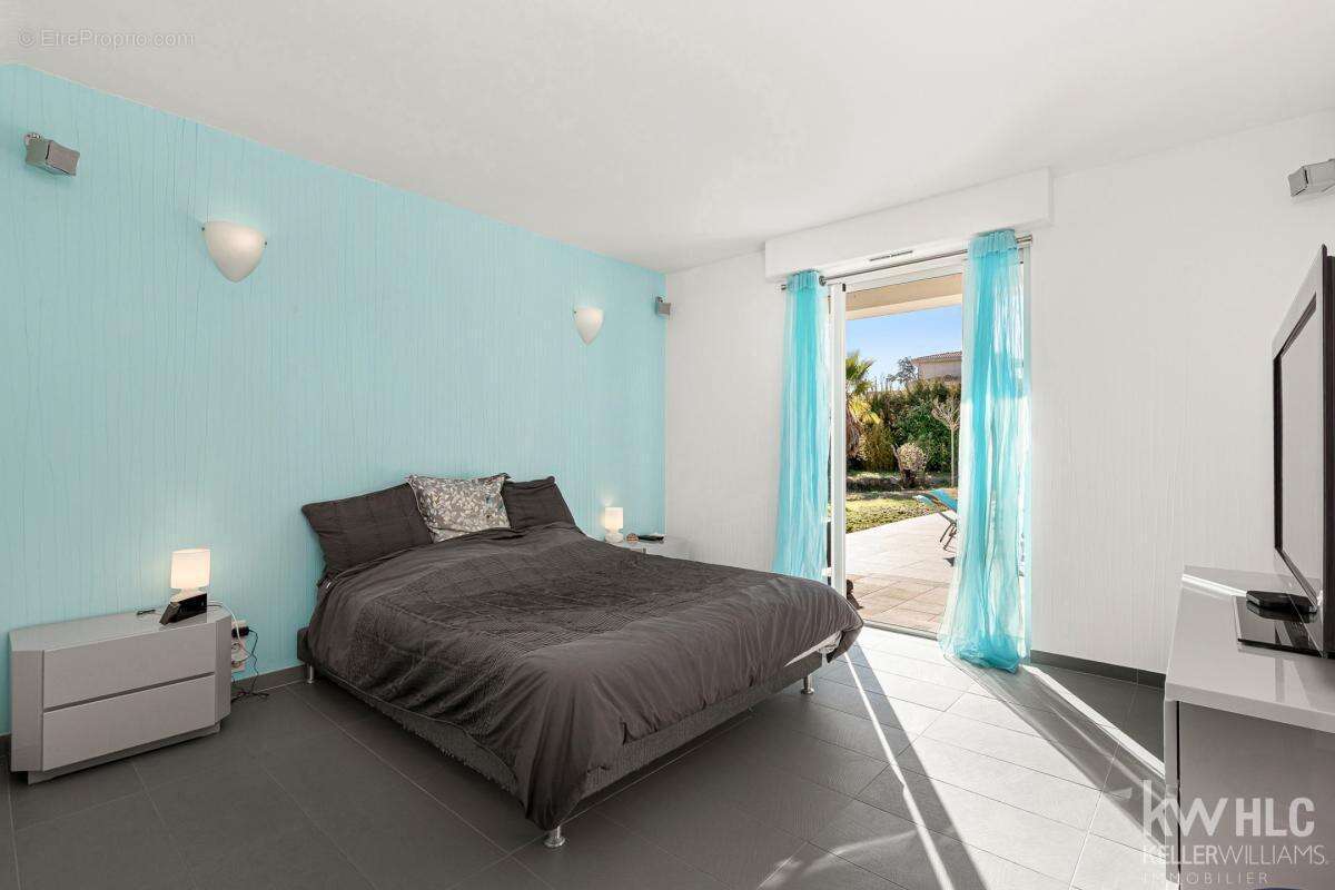 Maison à ROQUEFORT-LES-PINS