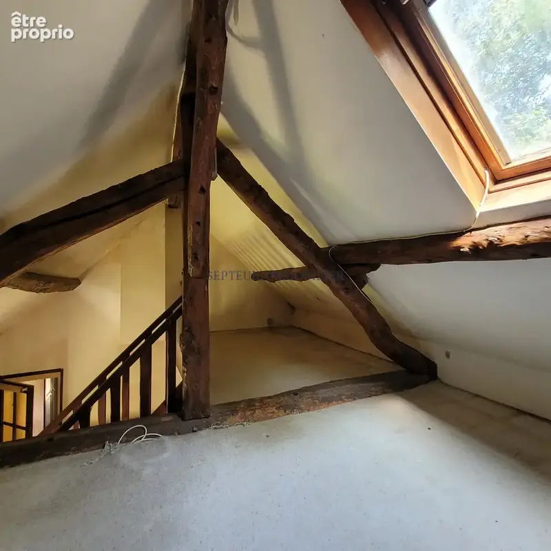Maison ancienne individuelle 5 pièces sur 1970 m2. - photo 5