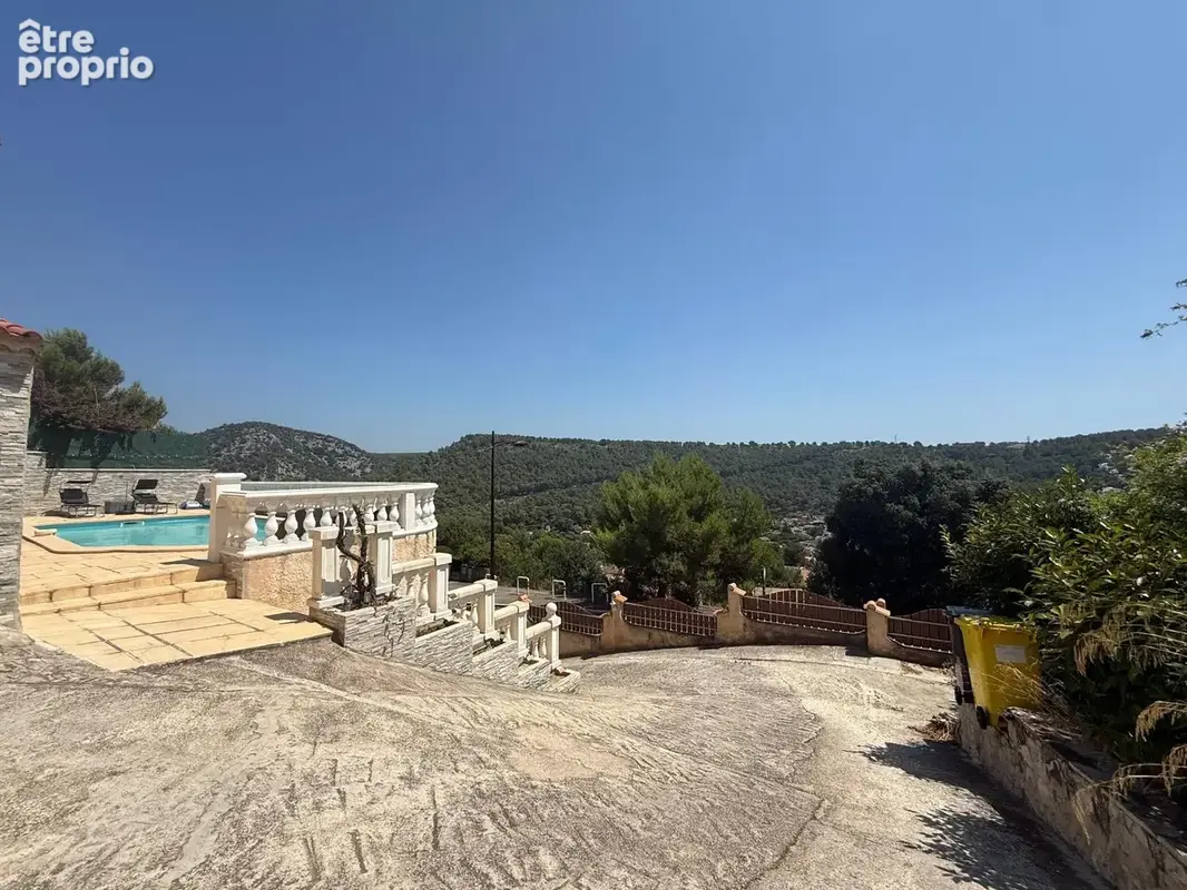 Sur les hauteurs de Carnoux : Villa type 5 avec piscine - photo 17