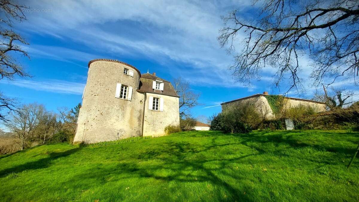 Maison à CONFOLENS