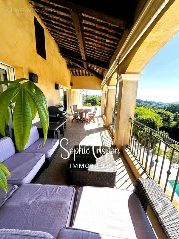 Maison à LES ADRETS-DE-L&#039;ESTEREL