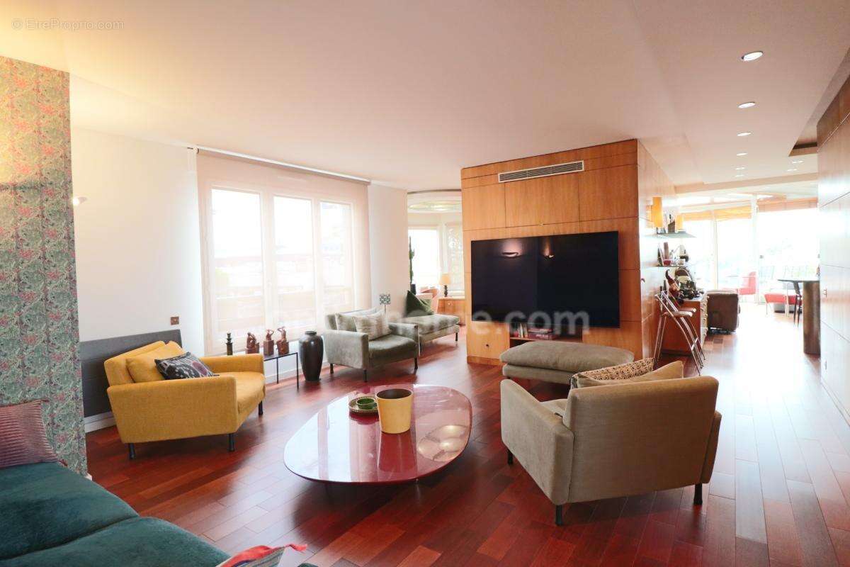 Appartement à vendre 6 pièces Charenton-le-Pont – Métro Valmy – Duplex 171 m² – Dernier étage – Terrasse 100 m² – Vue excepionne - photo 9