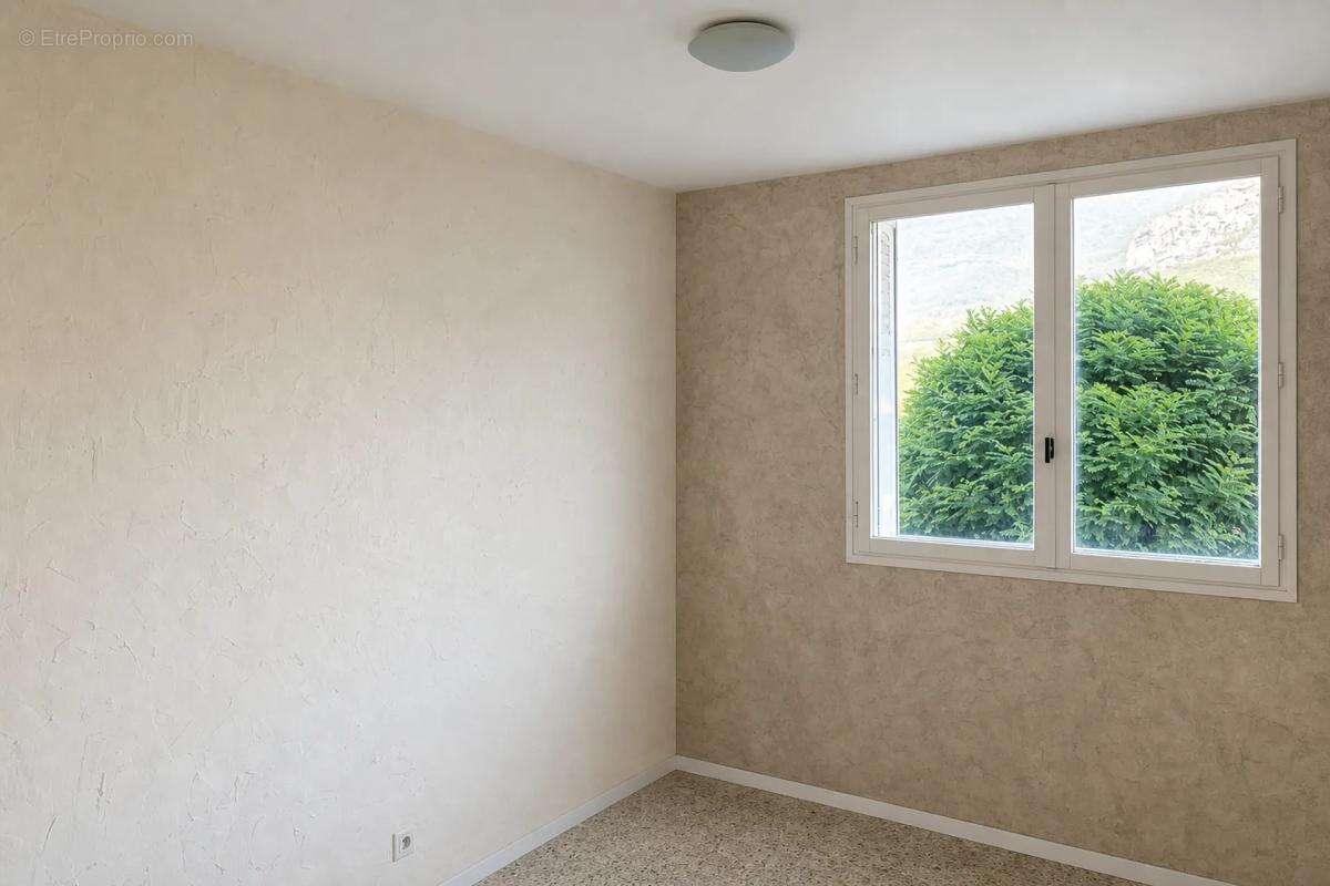 Appartement T4 de 69 m² situé à Le Pont-de-Claix - photo 9