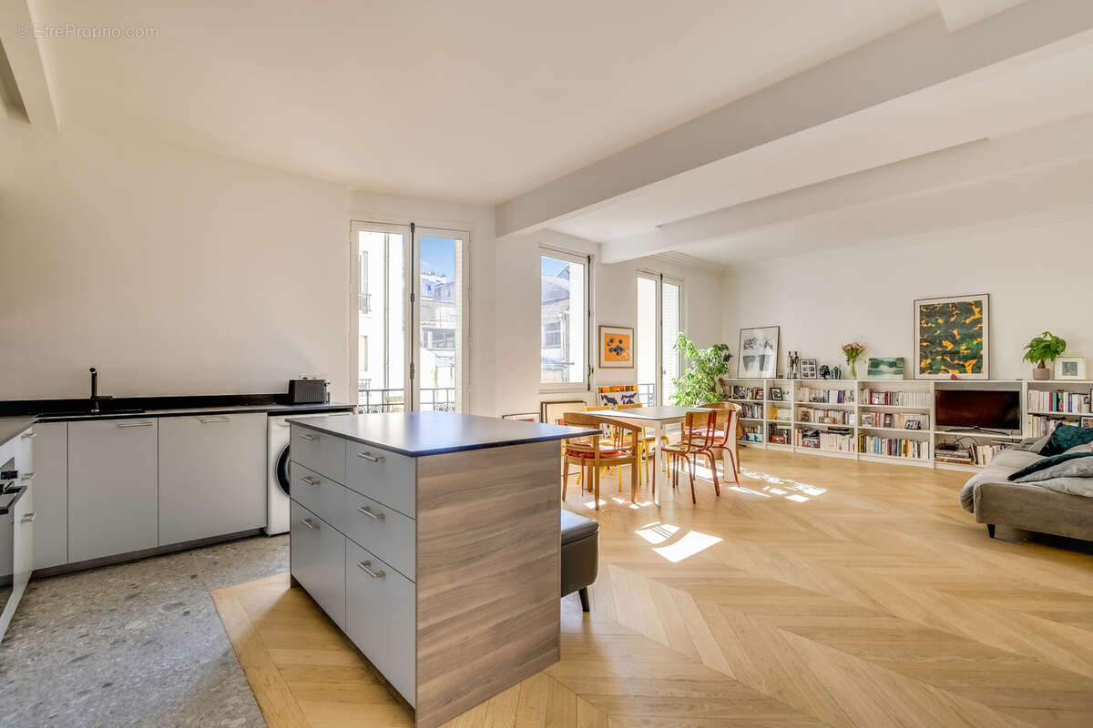 Appartement à PARIS-18E