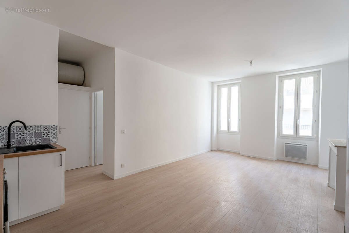 Appartement à MARSEILLE-5E