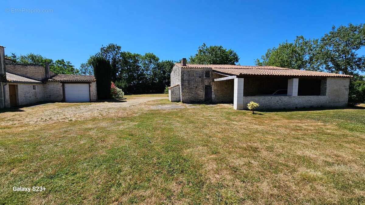 Maison à AIFFRES
