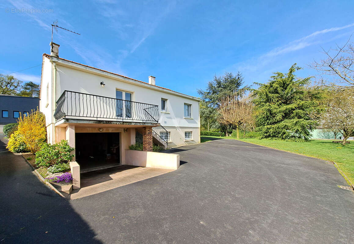 Maison à LES HERBIERS