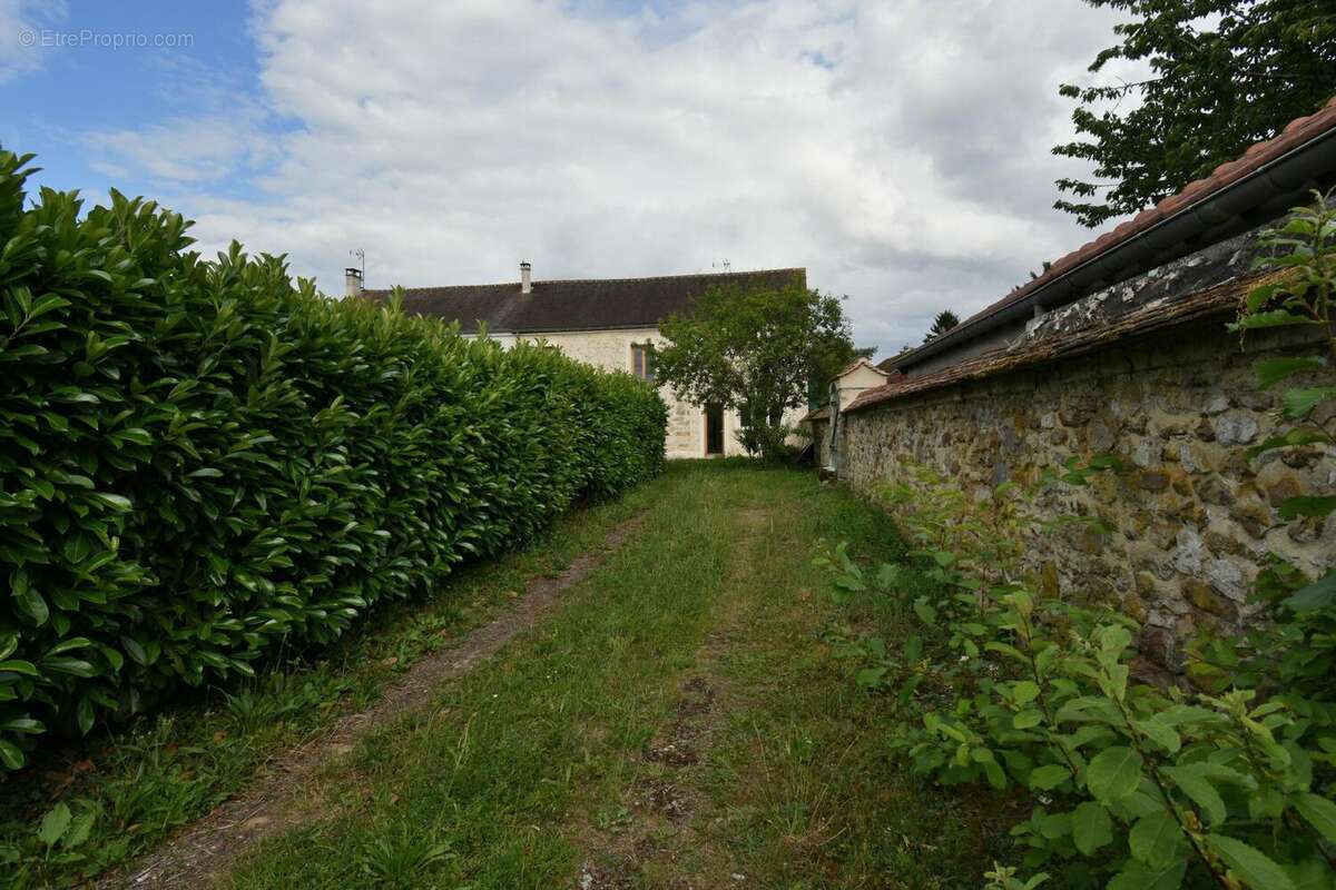 Maison 133 m² à Machault  - photo 2