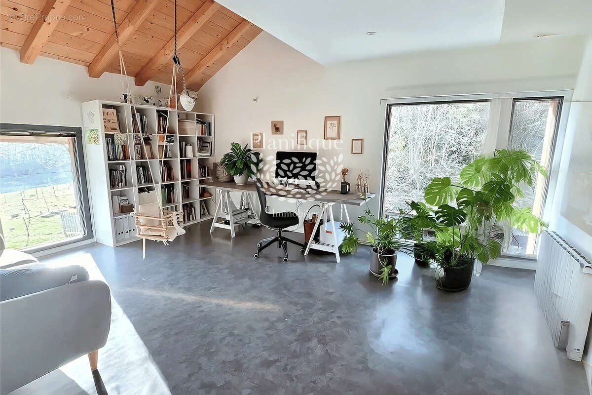 Maison à SAINT-PIERRE-EN-FAUCIGNY