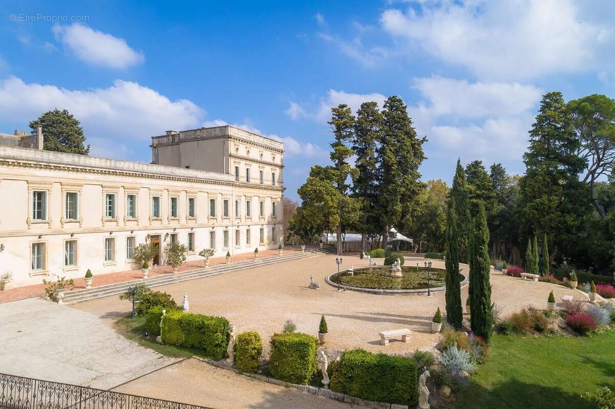 Maison à FONTVIEILLE