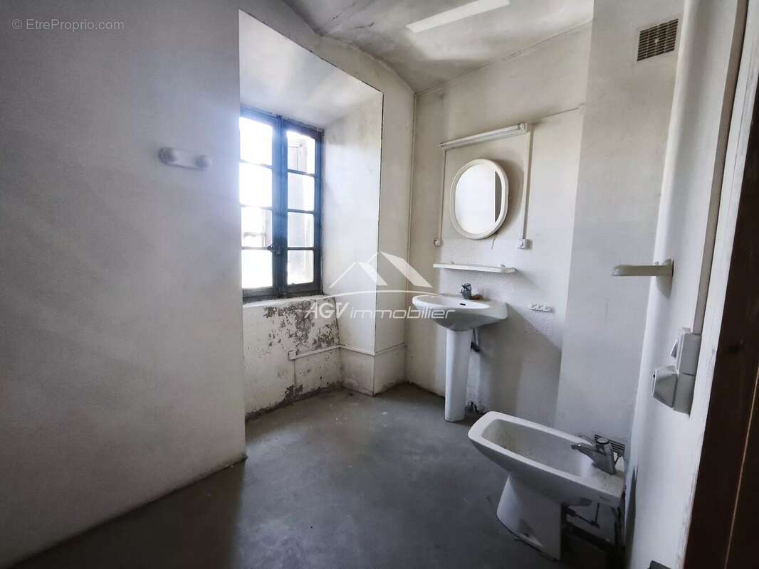 Maison à VEZENOBRES