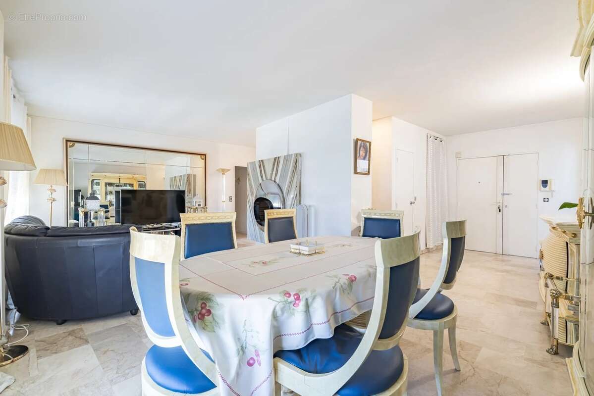 Appartement à vendre 5 pièces AUBERVILLIERS (93) - photo 3