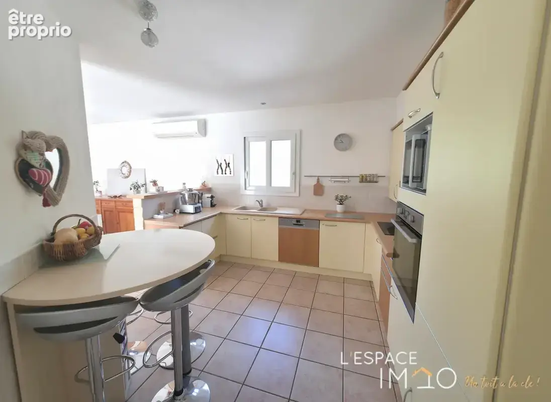 Maison familiale avec piscine et beau terrain - photo 4