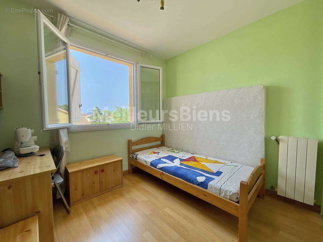 Maison à VIC-LA-GARDIOLE