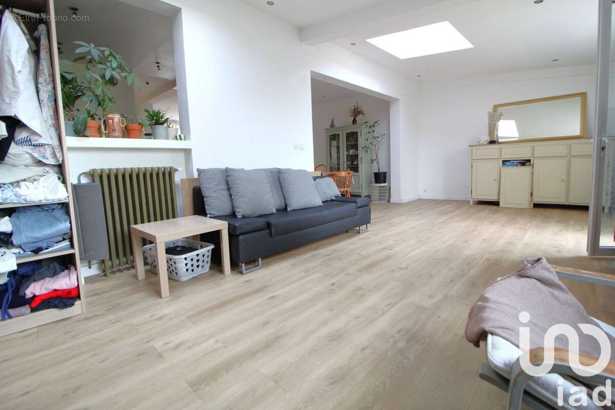 Photo 2 - Maison à VILLENEUVE-LE-ROI