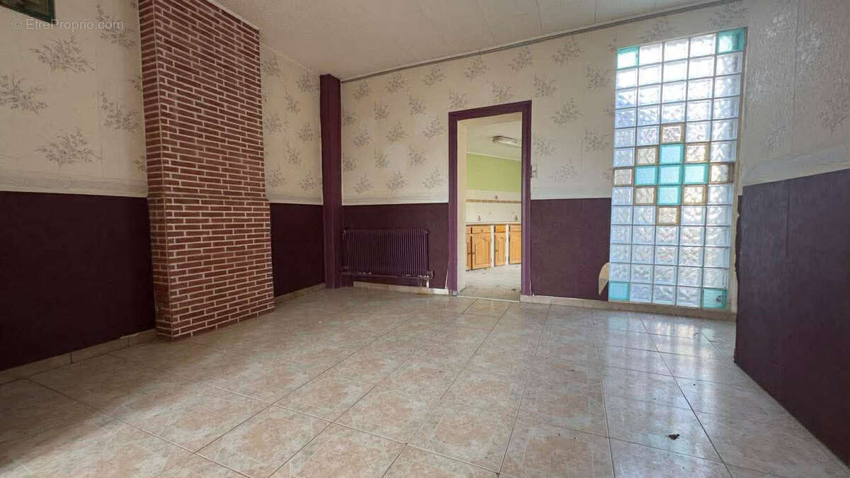 Maison à BRUAY-LA-BUISSIERE