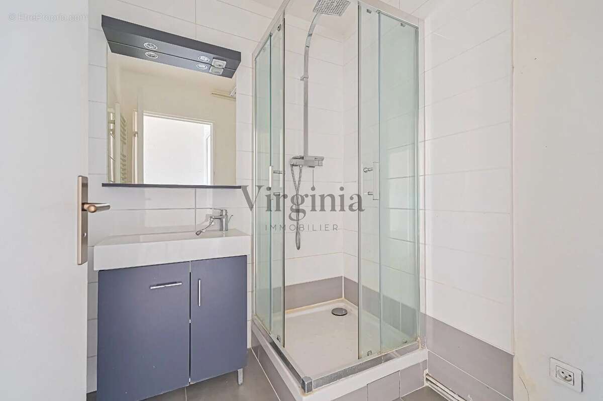 Appartement à CHARENTON-LE-PONT