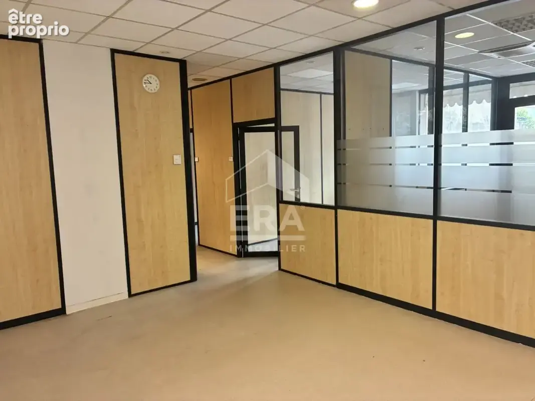 Local Commercial hyper centre - photo 2
