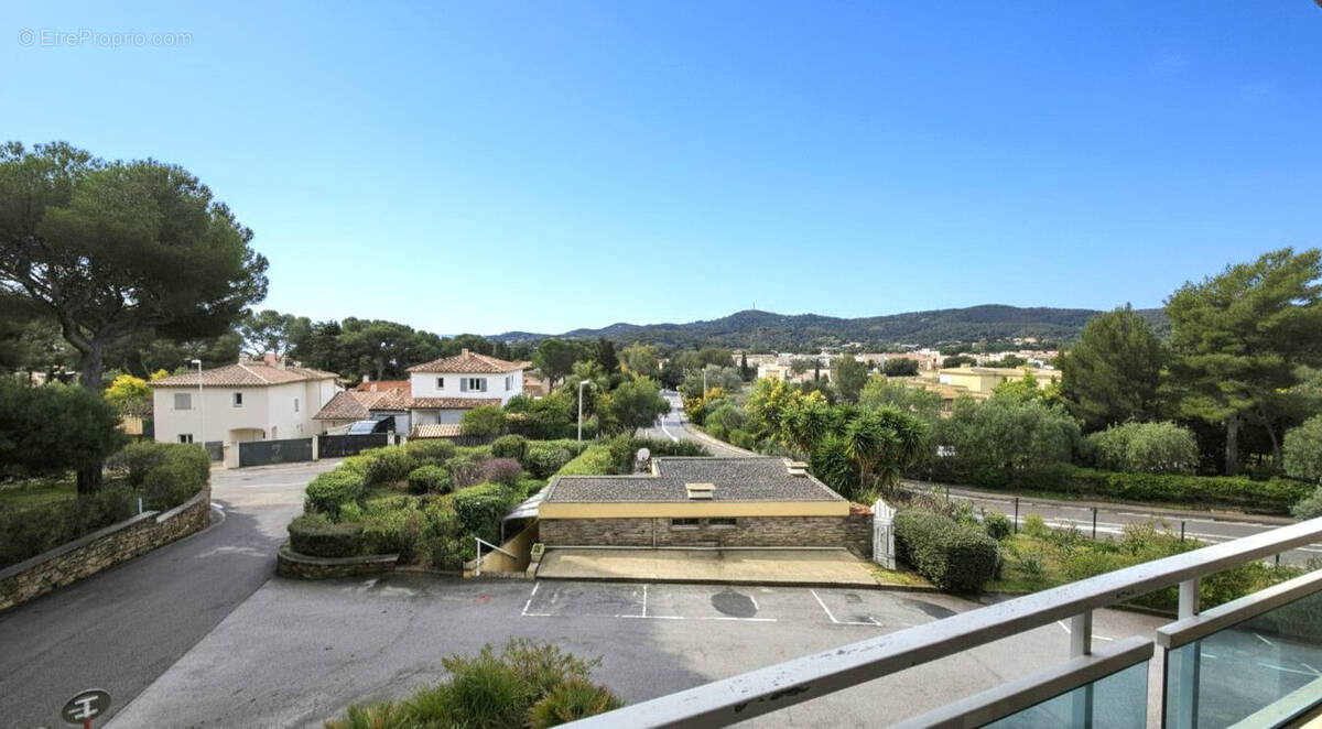 Appartement à BORMES-LES-MIMOSAS