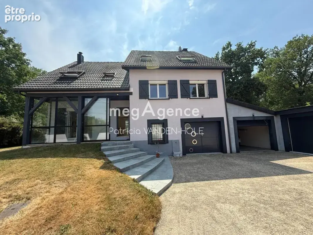 Villa avec piscine couverte à 1h de Paris , vendu avec le mobiliers , prestations récentes - photo 2