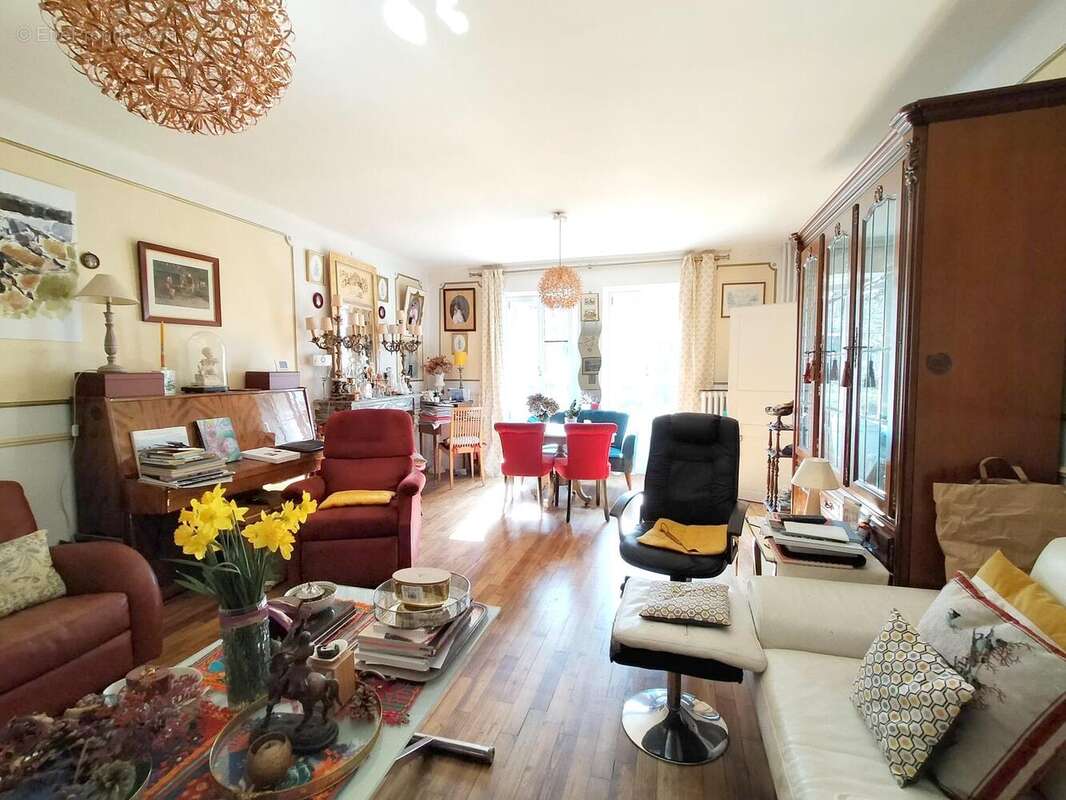 Maison à vendre Sougé le Ganelon salon - Maison à SOUGE-LE-GANELON