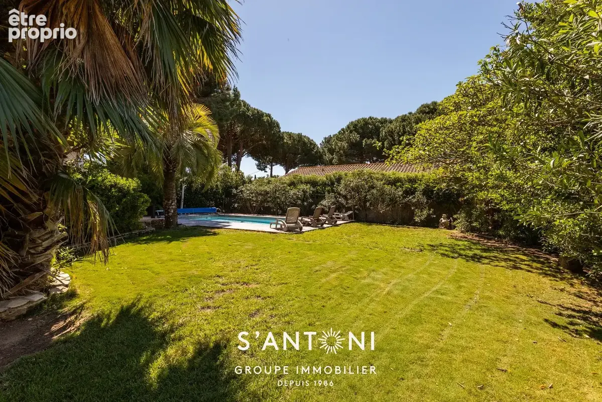 Grau d'Agde propriété d'exception de 203 m² nichée dans un écrin de verdure sur un terrain de 1083 m² m² - photo 3