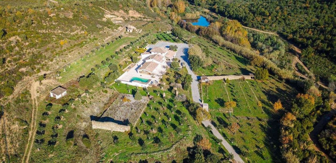 Maison à PLAN-DE-LA-TOUR