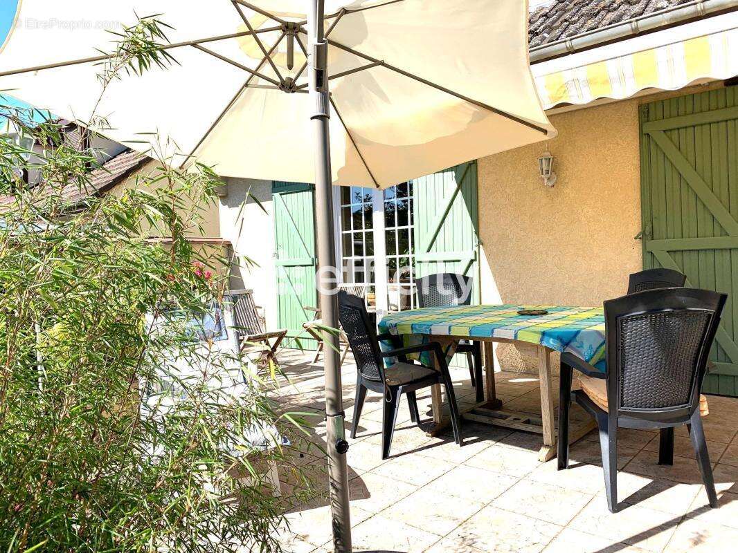 Maison à LEVES