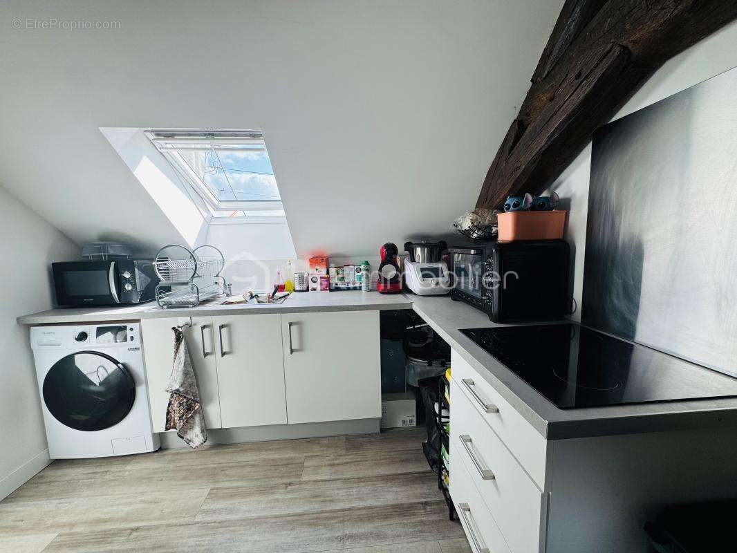 Appartement à LA CHAPELLE-SAINT-MESMIN