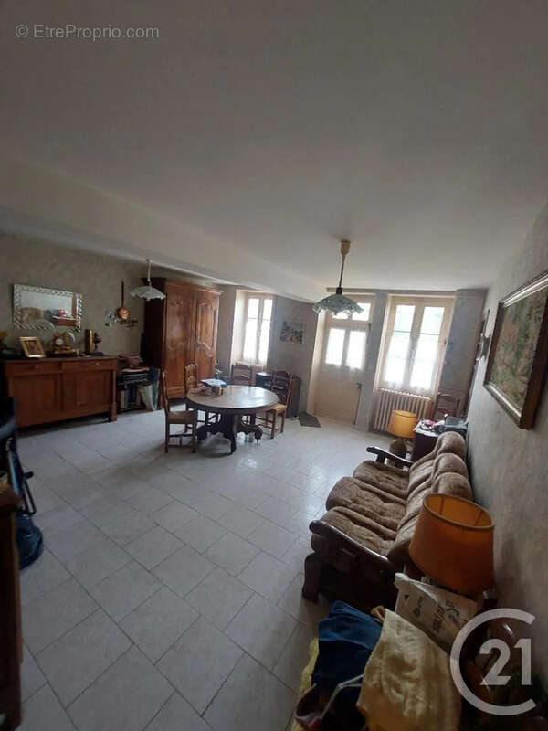 Maison à CHATEL-CENSOIR