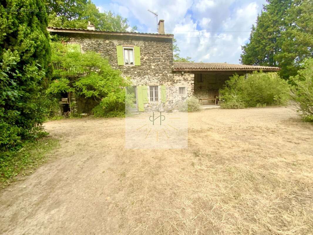 Maison à ALBA-LA-ROMAINE