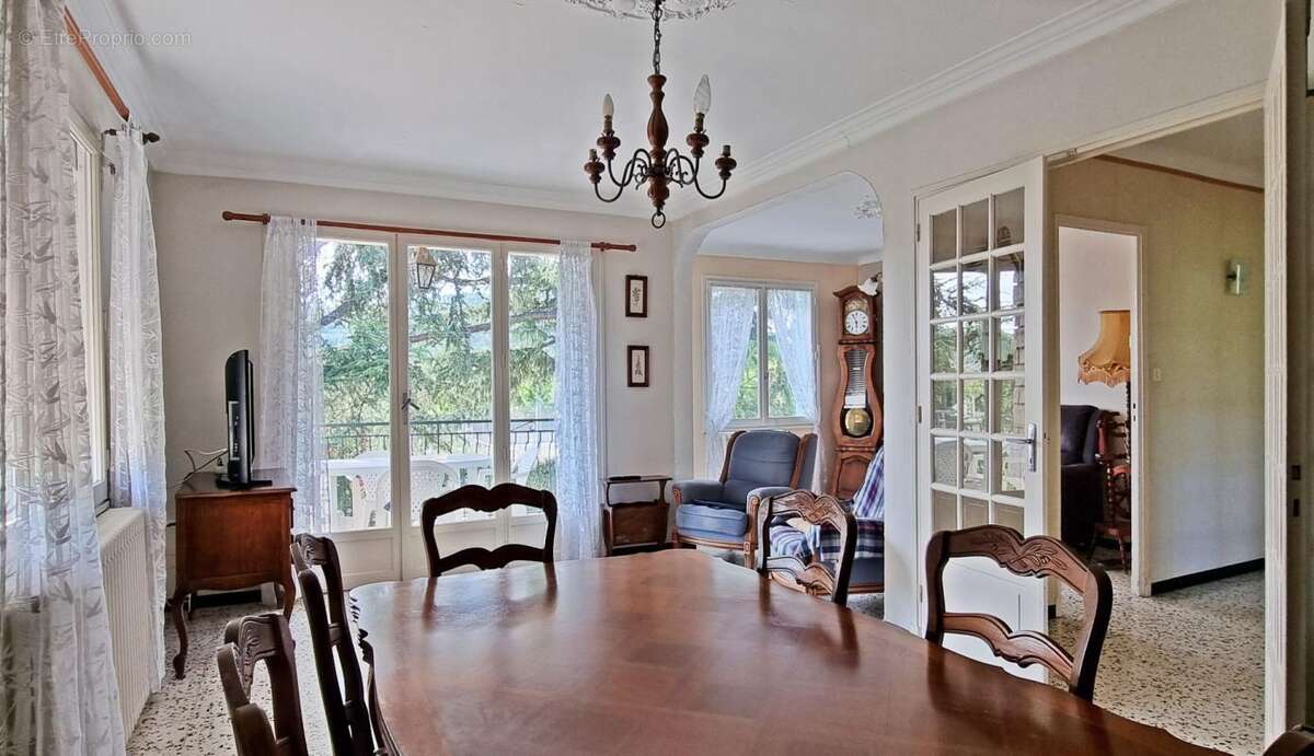 Maison à SAINT-MARTIN-DE-VALGALGUES