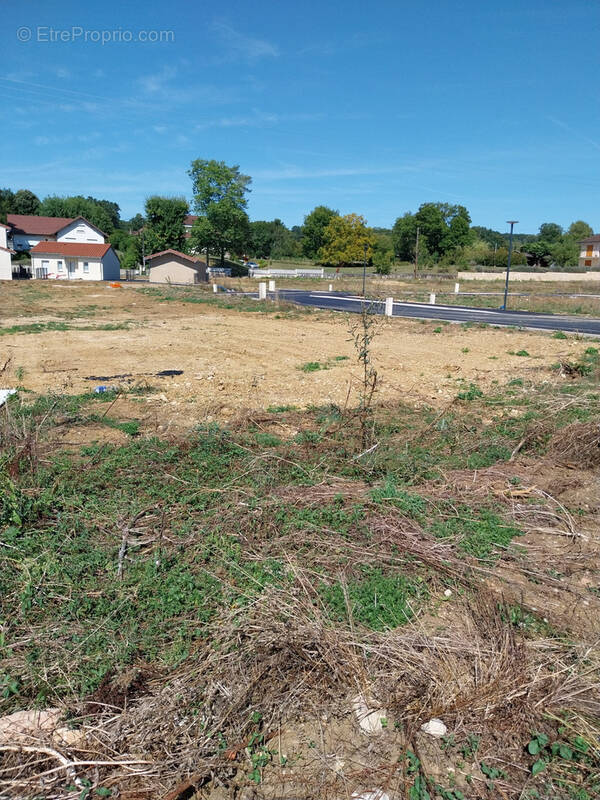 Terrain à VILLEREVERSURE