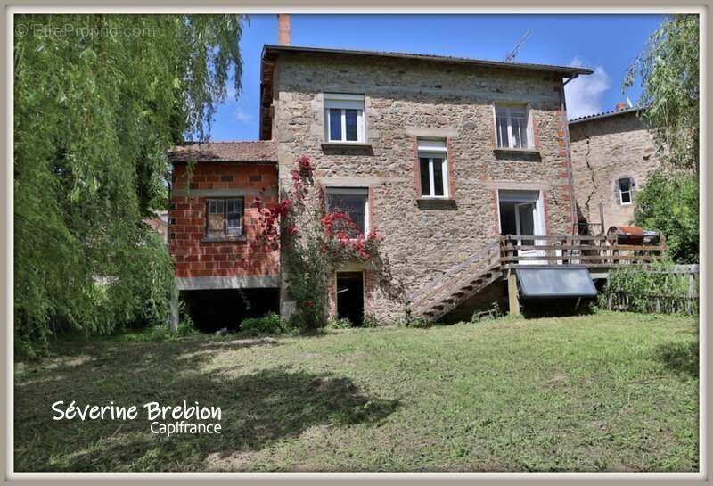 Maison rénovée, 3 chambres, terrain, garage VISCOMTAT (63) - photo 2
