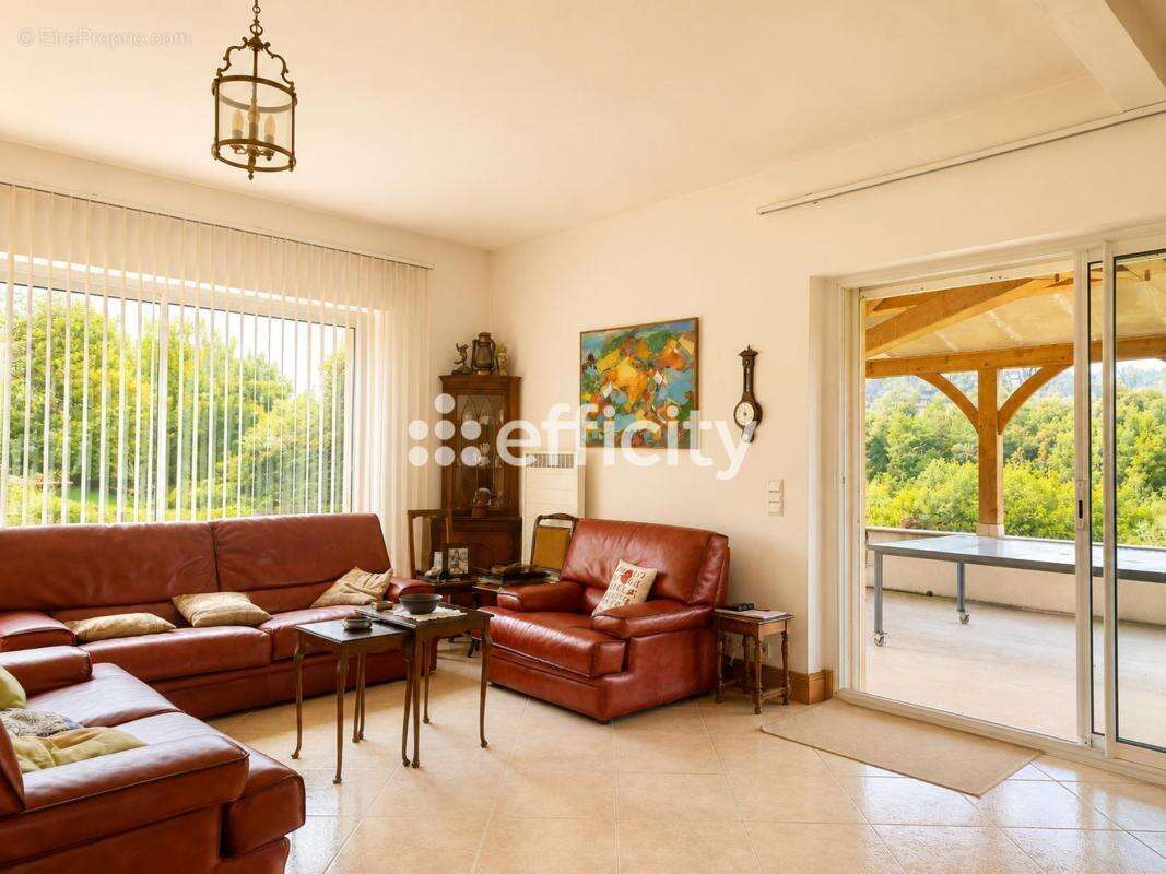 Maison 211 m² à Cenac-Et-Saint-Julien  - photo 6