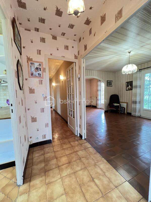 Maison à CHEMILLY-SUR-YONNE