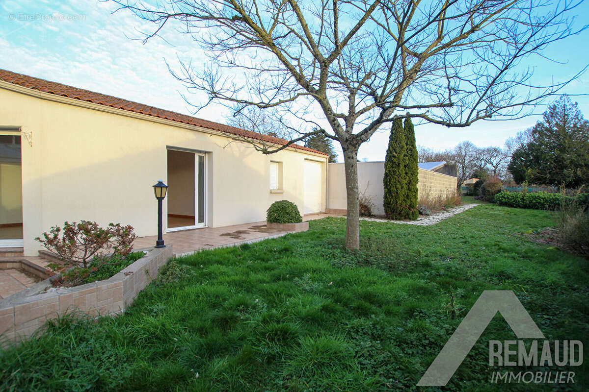 Maison à BEAUFOU