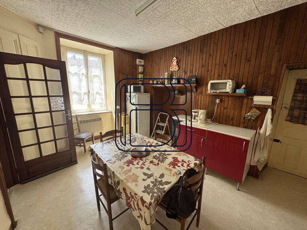 Maison à CHAUMONT-LE-BOURG