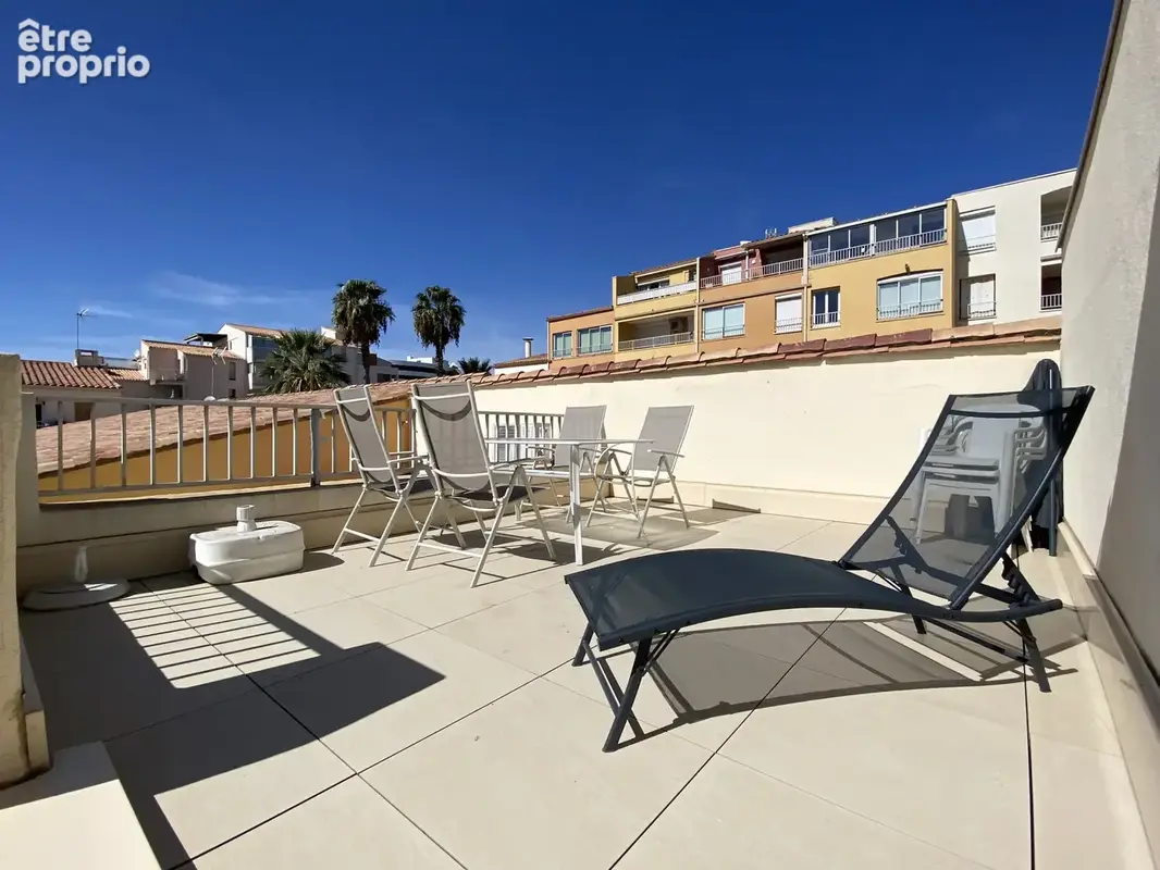 Cap d'agde- t2 vue port- place pietonne- grande terrasse- dernier etage - photo 9