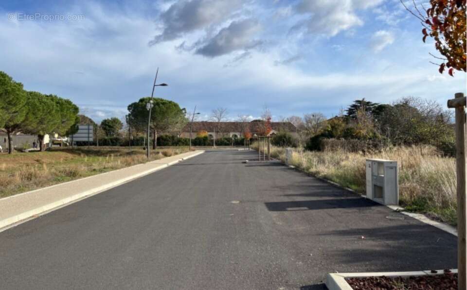 Terrain à LEZIGNAN-LA-CEBE