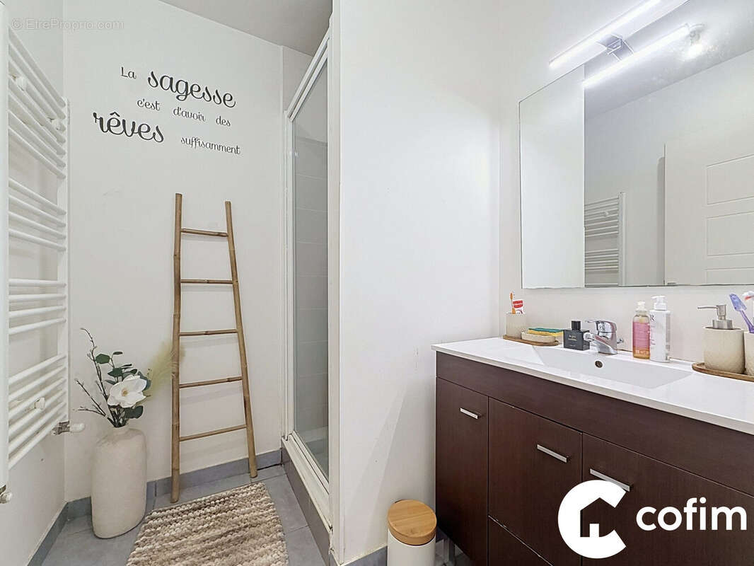 Appartement 60 m² à Lons  - photo 7