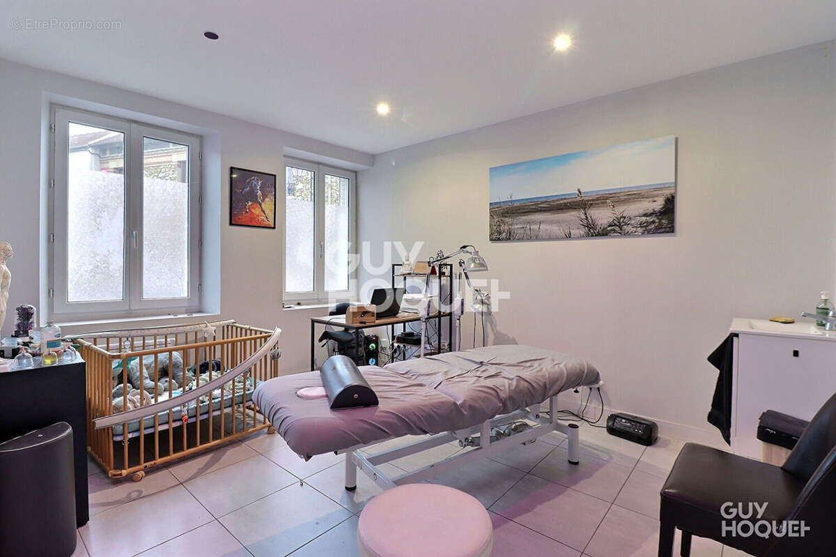 Commerce à SAINT-MICHEL-SUR-ORGE