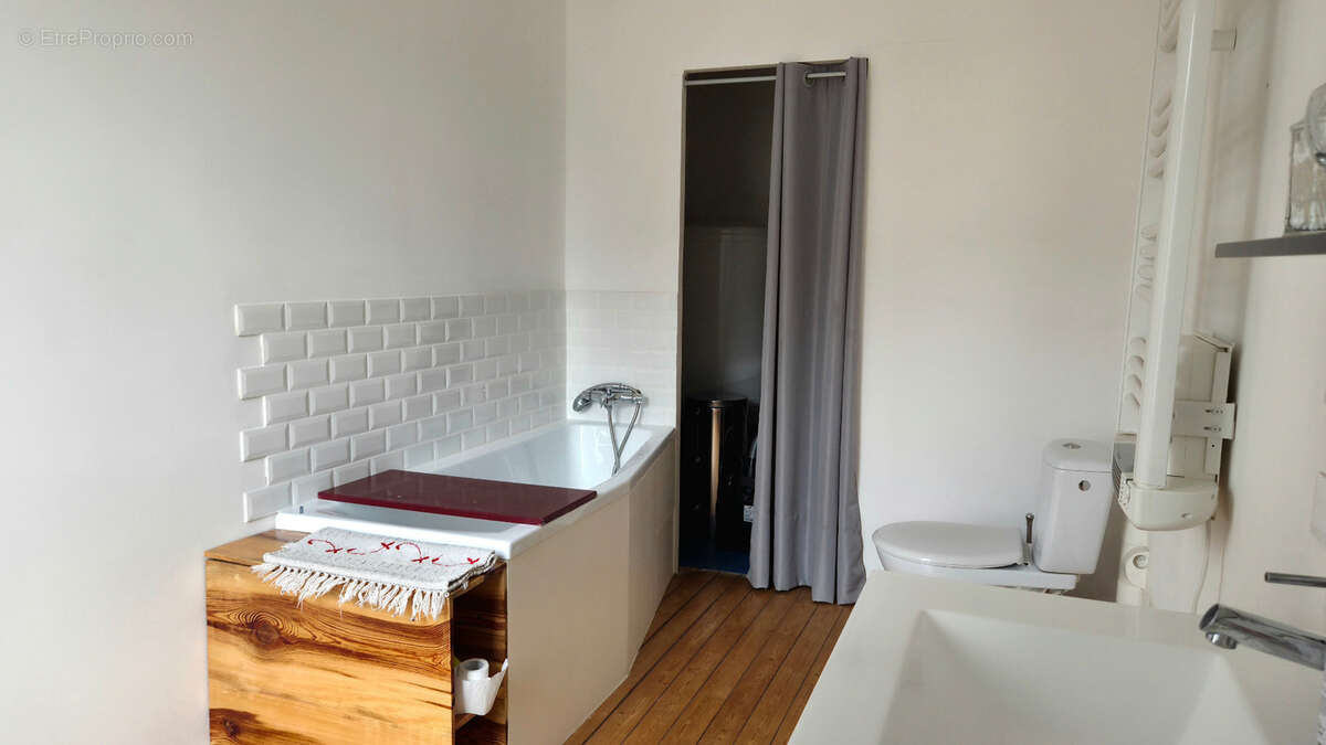 Dpt Yonne (89), à vendre BLENEAU maison de bourg de caractère 5 pièces de 120m2 avec cour de 80m2 - photo 14