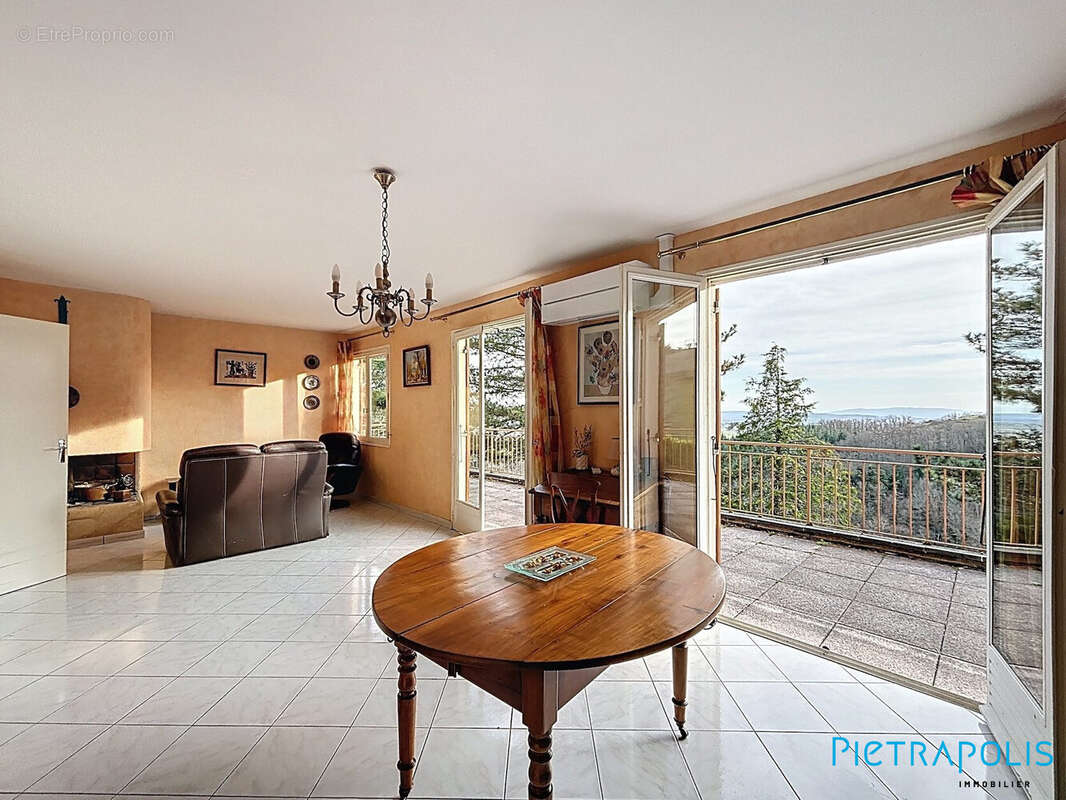 Maison à SAINT-FORGEUX